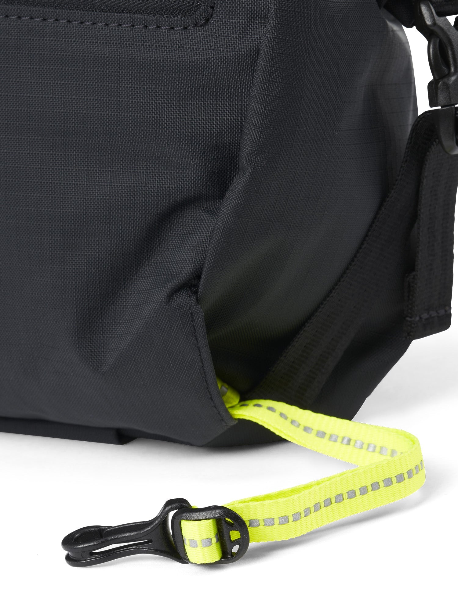 pinqponq-Aksel-Pure-Black-detail