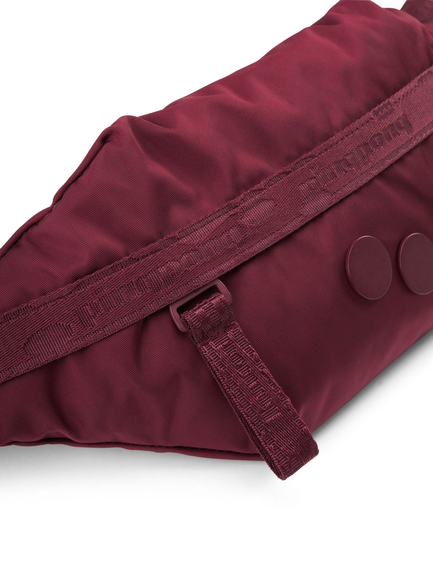 pinqponq-Brik-Changeant-Glazed-Red-closeup